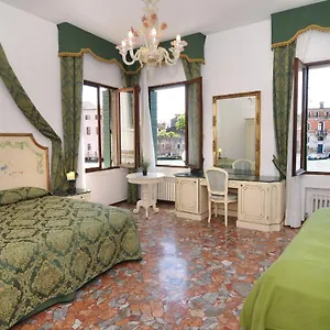 https://smeraldo-apartment-grand-canal-1566c.hotelinveneto.com